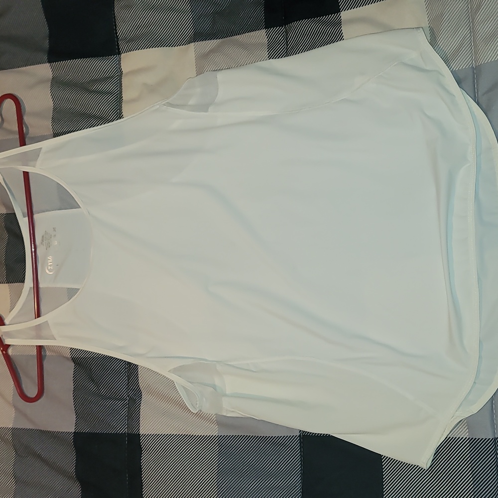Zyia tank